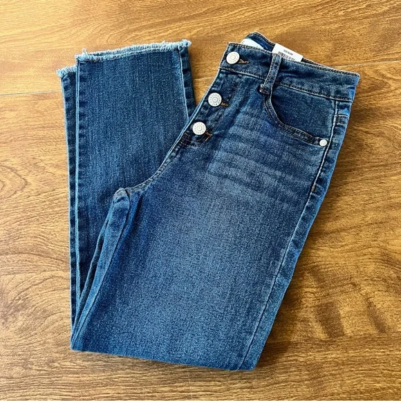 EPIC THREADS NWT Med Wash ButtonFly Stretchable Crop Denim Jeans Kids size 12 - Picture 1 of 12